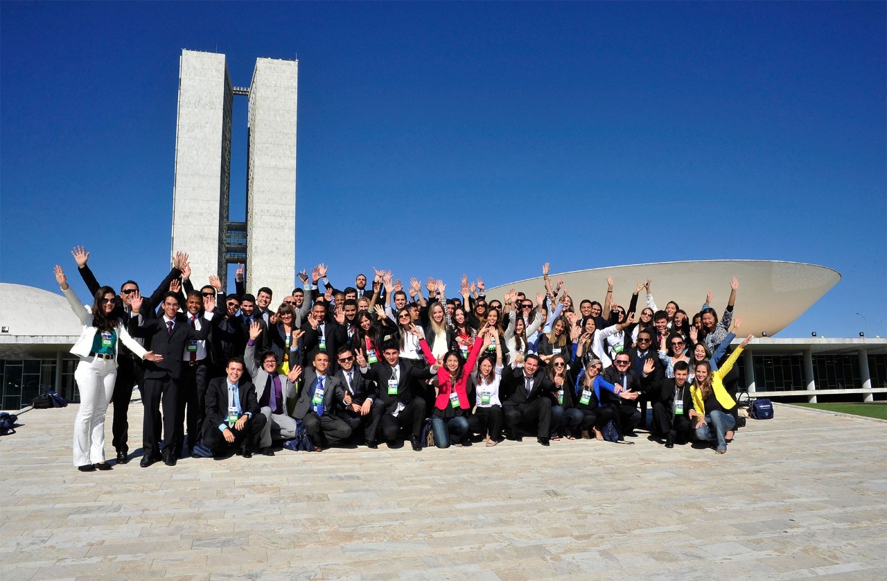 Quatro estudantes do Amazonas são pré-selecionados para etapa final do Parlamento Jovem Brasileiro