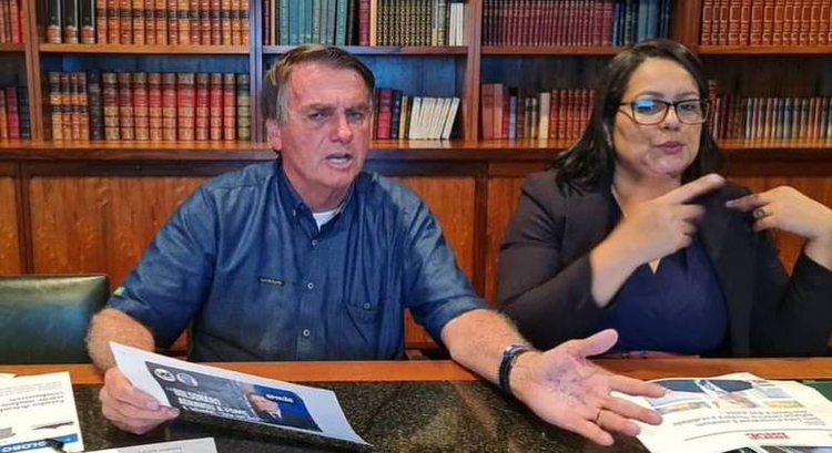 Inquérito sobre fala de Bolsonaro que liga vacina da Covid à Aids é prorrogado