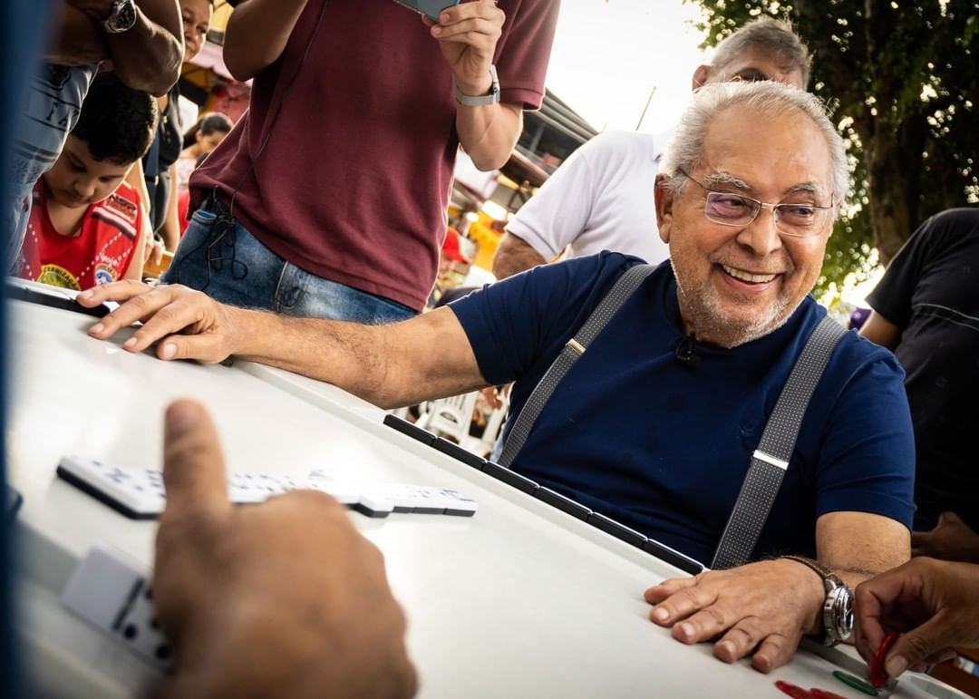 Amazonino Mendes testa positivo para Covid-19