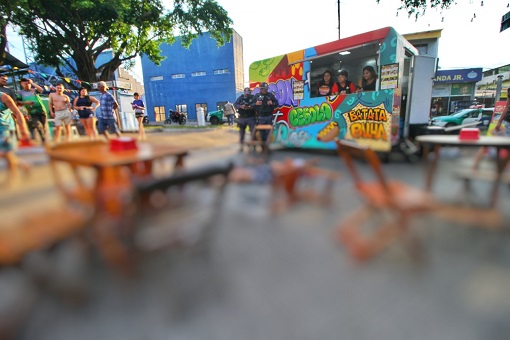 Homem é morto por pistoleiro enquanto lanchava com amigos no bairro da Glória