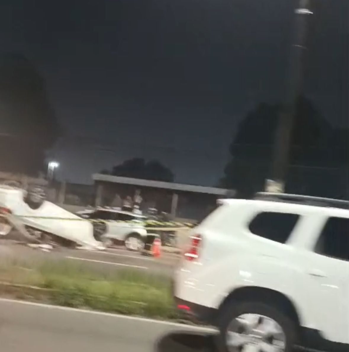 Ocupante de carro morre durante acidente violento na Max Teixeira na noite de Natal