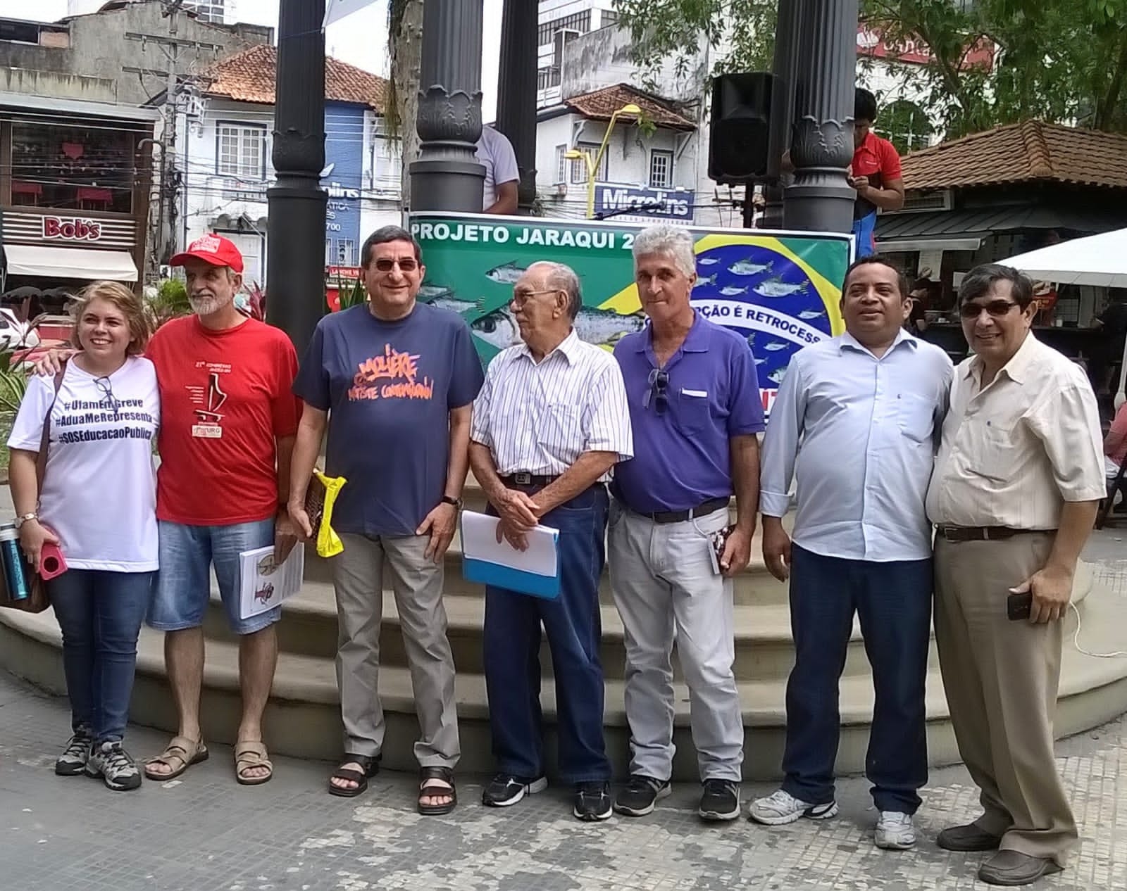 Familiares e amigos fazem tributo ao escritor Márcio Souza neste sábado
