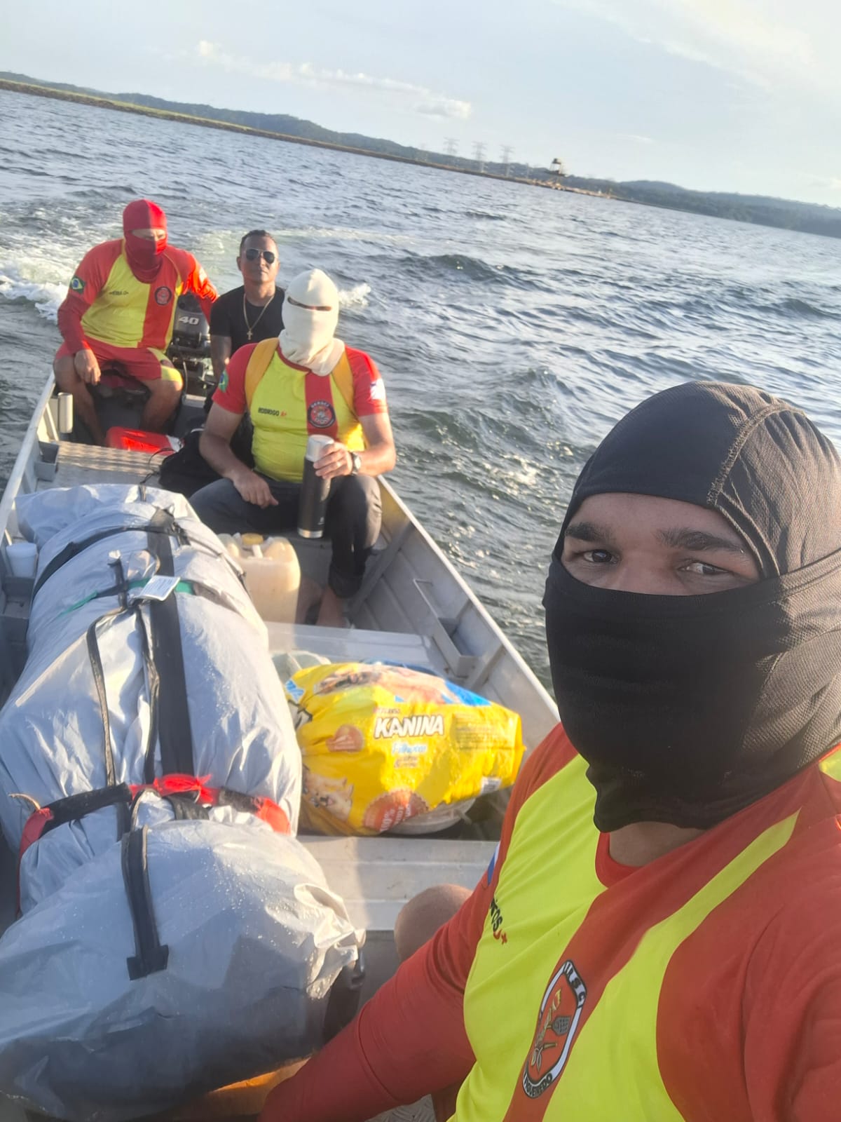 Corpo de pescador é encontrado boiando em lago em Presidente Figueiredo