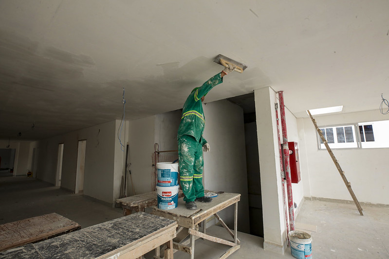 Fotos mostram andamento das obras do Hospital Público Veterinário do Amazonas