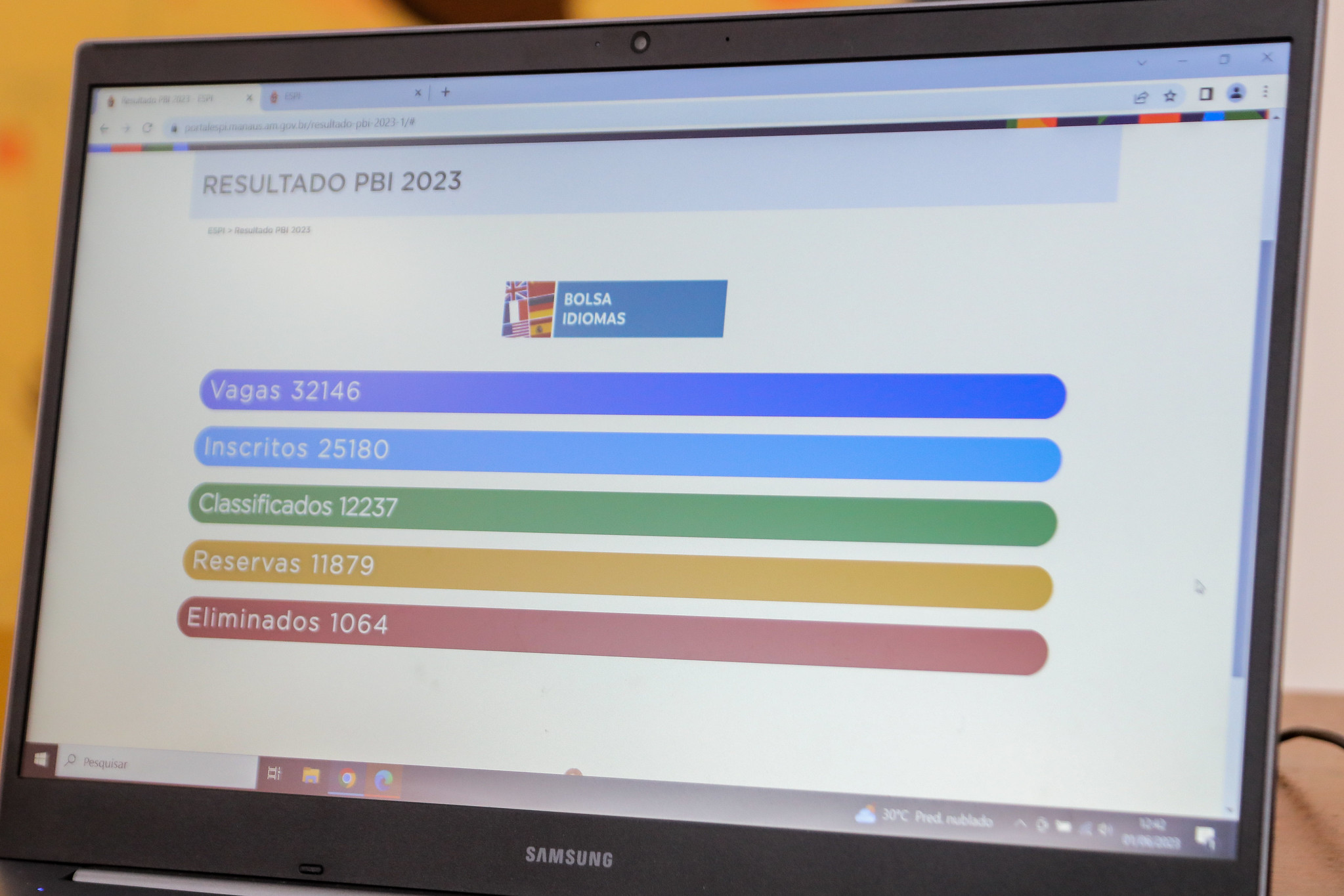 Termina nesta segunda-feira prazo para entregar documentos do Bolsa Idiomas