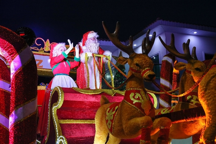 Parada Natalina acontece no Centro neste sábado