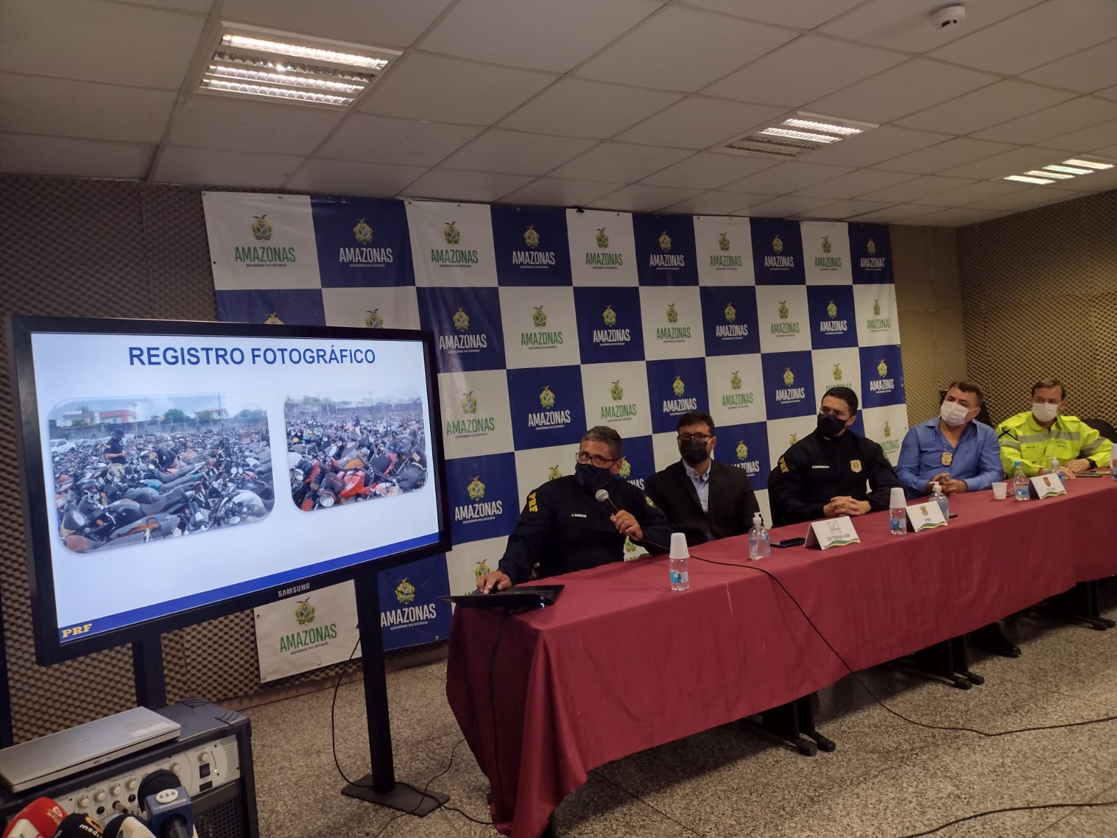 Mais de 500 veículos envolvidos em crimes estão no parqueamento do Detran em Manaus