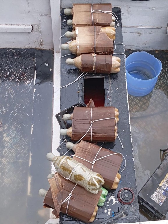 PF encontra mais de 30 kg de drogas escondidos no tanque de lancha em Tabatinga