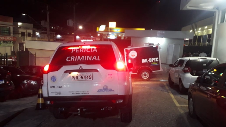 Homem morre após levar facada no peito em restaurante de Manaus