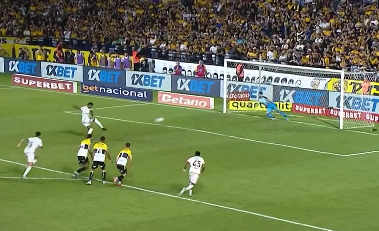 Flamengo faz 3 a 0 e deixa Criciúma à beira do rebaixamento no Brasileirão