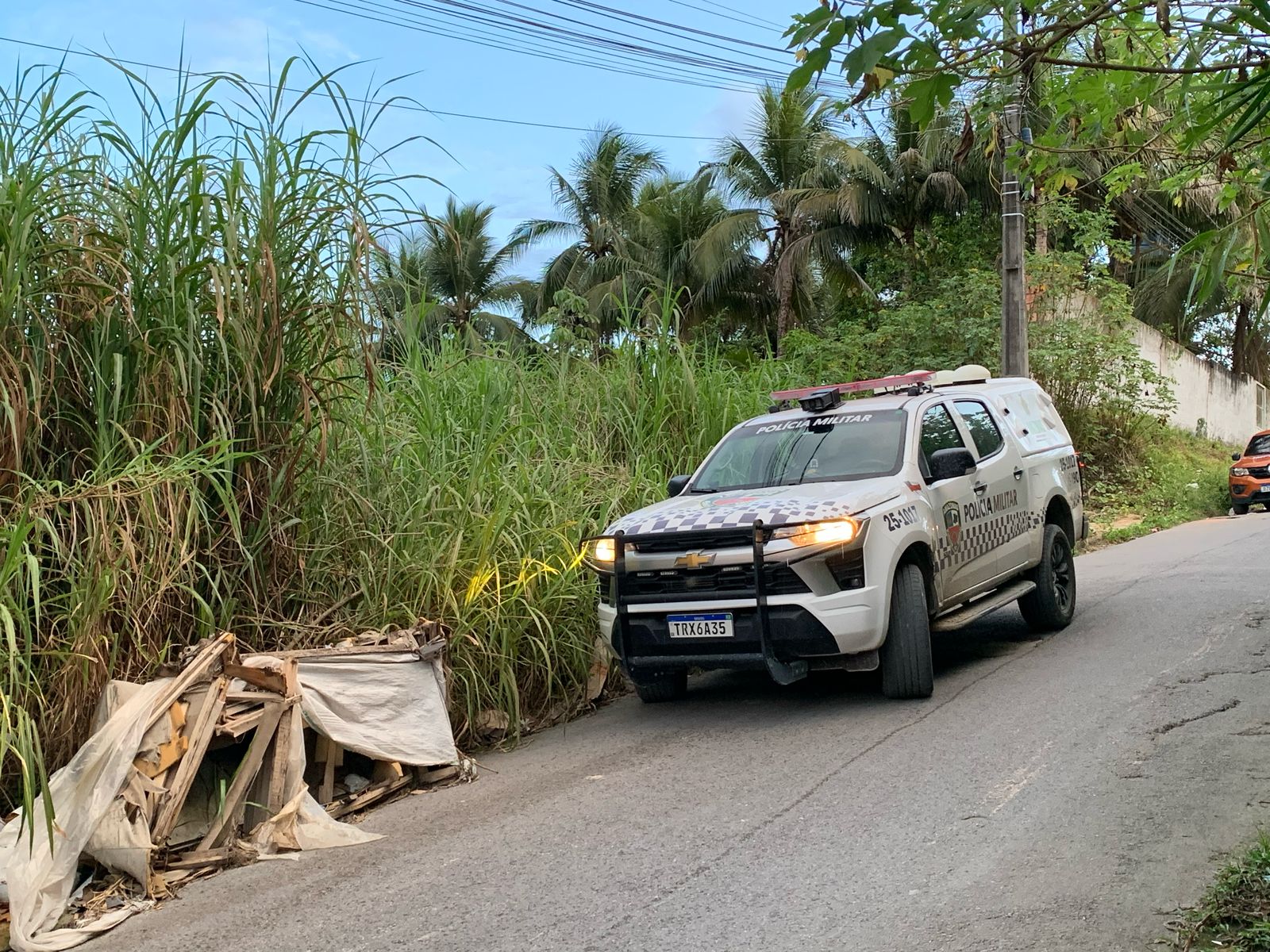 Homem é encontrado morto com mãos amarradas e marcas de tortura no Santa Etelvina