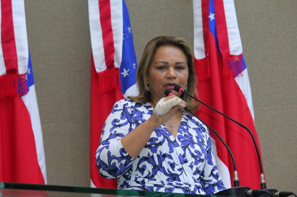 Juíza dá 20 dias para que prefeitura de Manaus e Estado adquiram vacinas