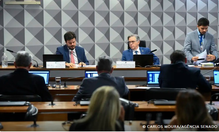 Comissão do Congresso aprova MP que isenta conta de luz para famílias de baixa renda