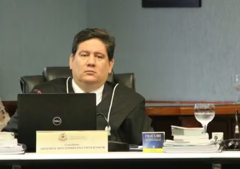 DIREITO DE DEFESA - Ari Moutinho questiona afastamento pelo TCE 