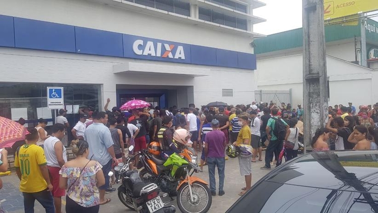 Desembargador suspende decisão que prorrogava auxílio emergencial no AM 