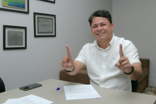 Juíza defere candidatura de Keitton Pinheiro e confirma que candidato tem ficha limpa