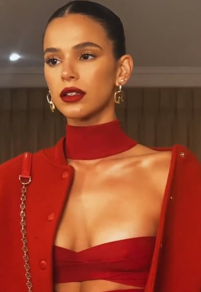 Neymar? Bruna Marquezine curte comentário sobre ter sido corna: ‘mais de 4 de um só'