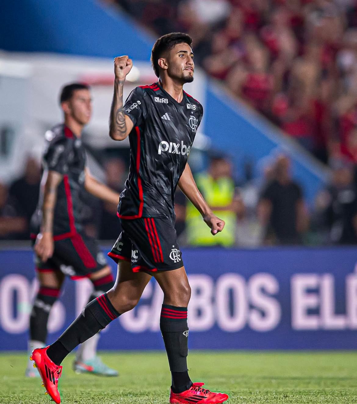 Flamengo goleia Bangu por 5 a 0