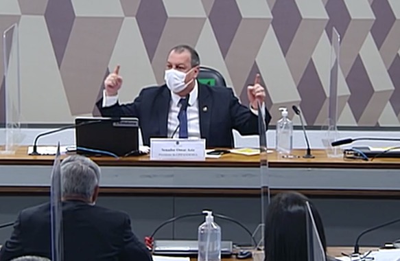 Omar Aziz critica encontro de Bolsonaro com deputada alemã: 'às escondidas'