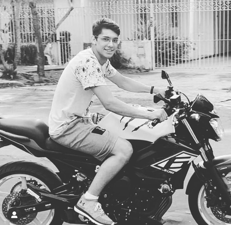 Youtuber morre em grave acidente de moto na avenida do Turismo em Manaus