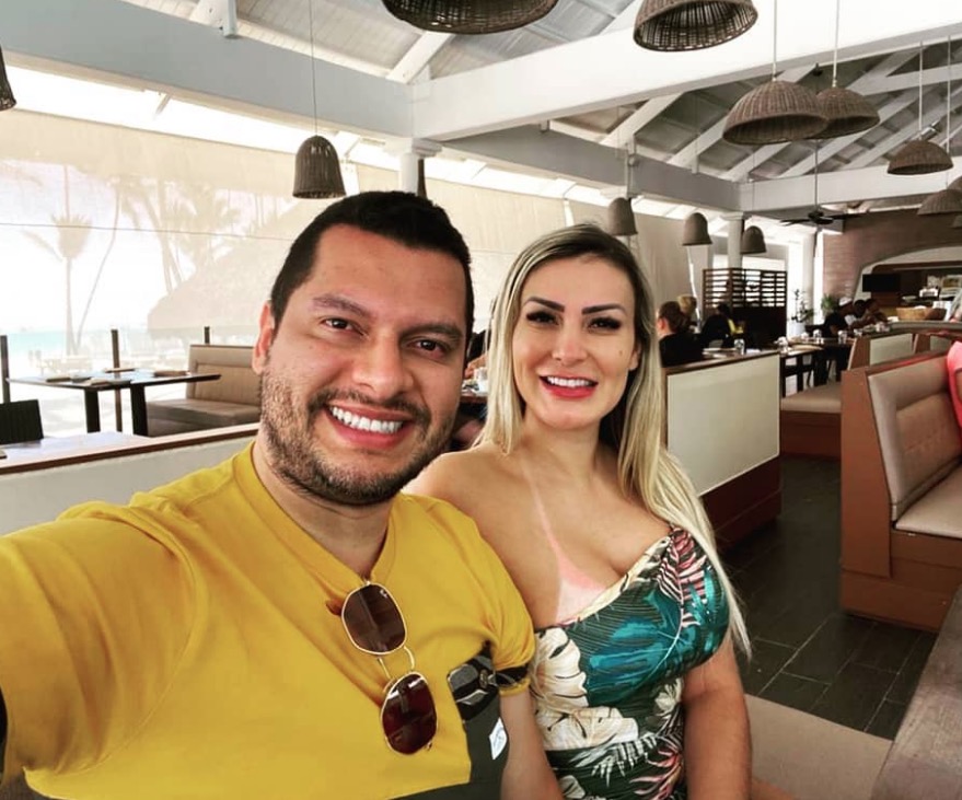 Andressa Urach anuncia fim do casamento após quase fazer aborto