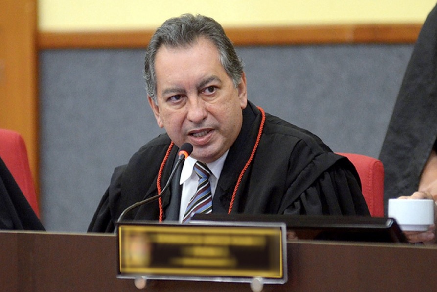 Amazon divulga nota de desagravo ao Desembargador Yedo Simões