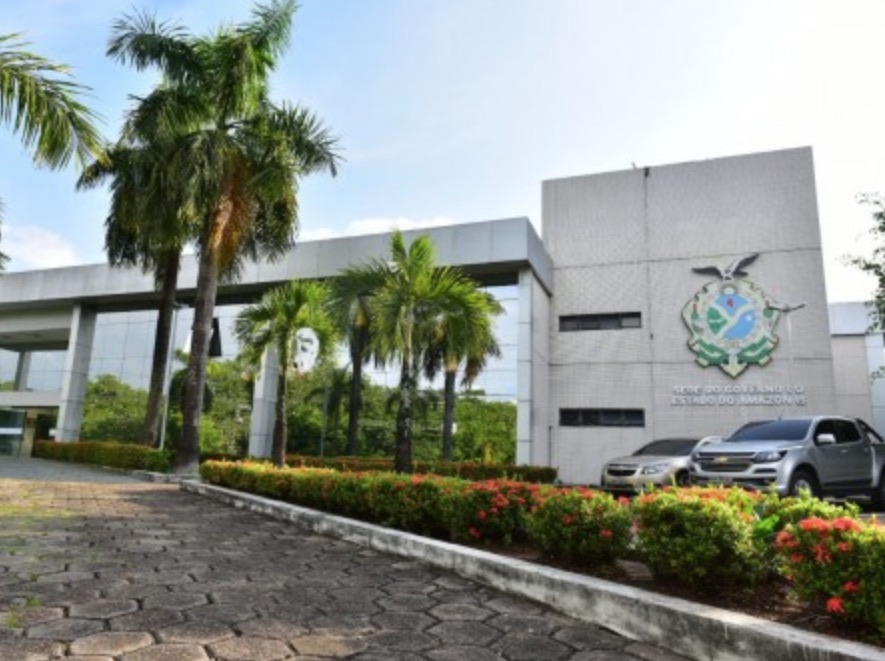 Governo do Amazonas decreta ponto facultativo e feriado de Tiradentes é imprensado