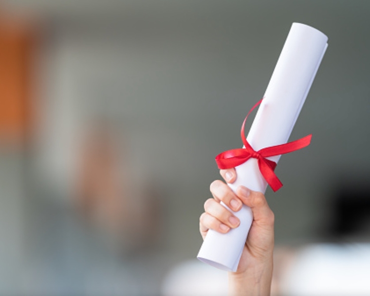 Faculdade terá que indenizar aluna que concluiu curso não reconhecido pelo MEC no Amazonas