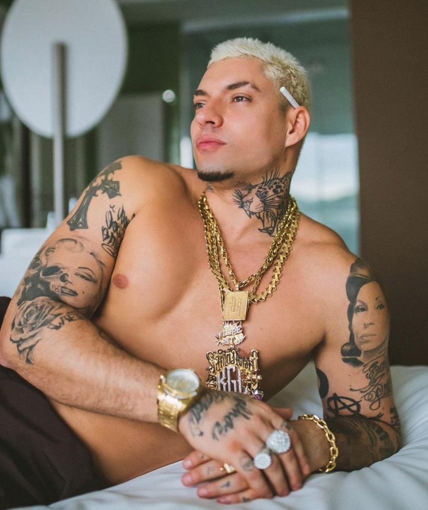 Saiba quem é Filipe Ret, rapper alvo da polícia é formado e tem própria marca de maconha