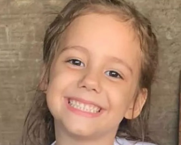 Menina de 5 anos morre atropelada pelo próprio pai em oficina