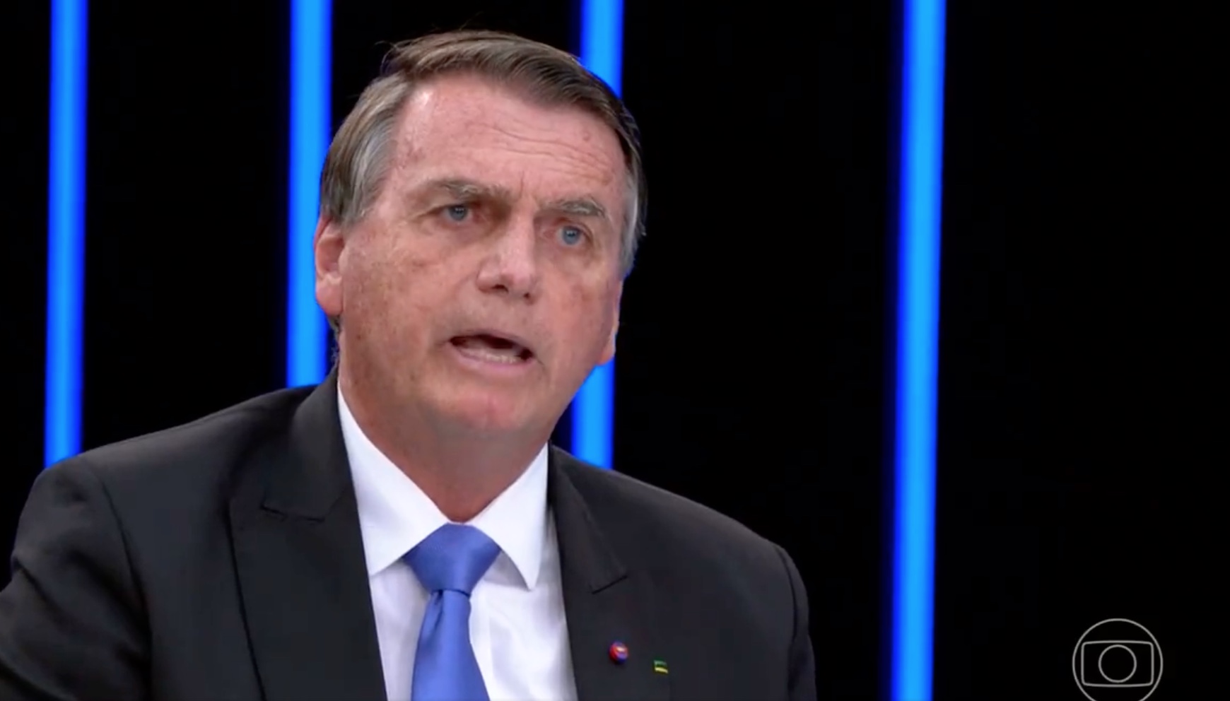 De 'mito' a 'burro', internautas repercutem entrevista de Bolsonaro no Jornal Nacional 