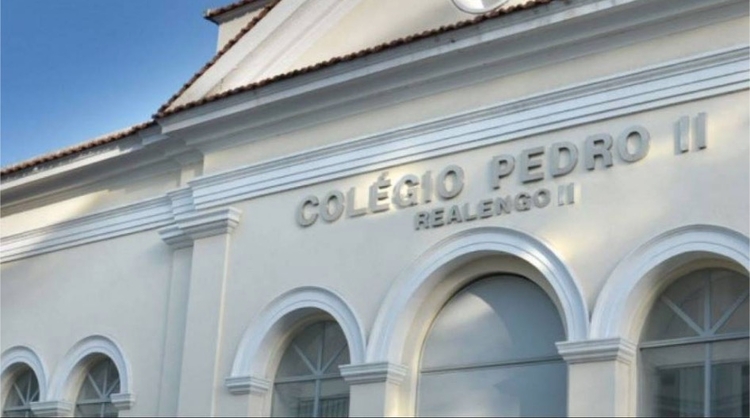 Alunos que participaram de sexo grupal em sala não usaram camisinha