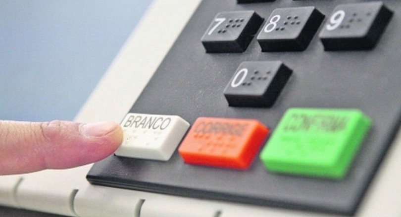 Primeiro turno tem diminuição de votos brancos e nulos, diz TSE