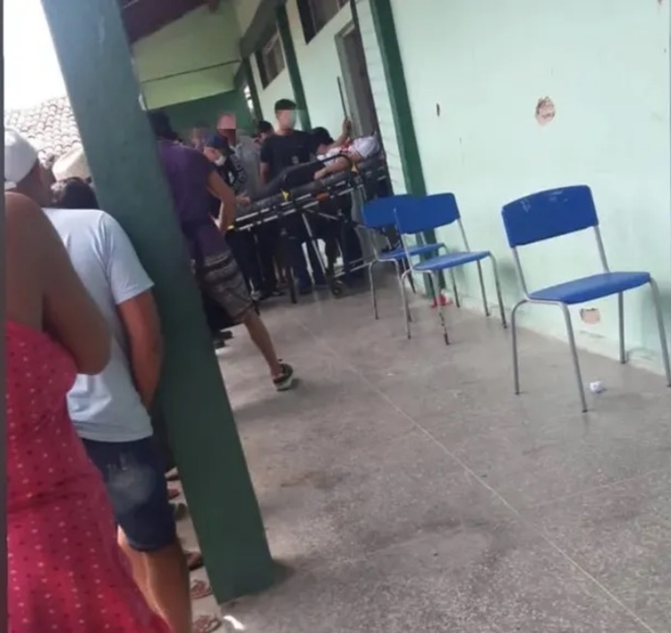 Estudante baleado na cabeça por colega está intubado e exame vai confirmar se há morte cerebral