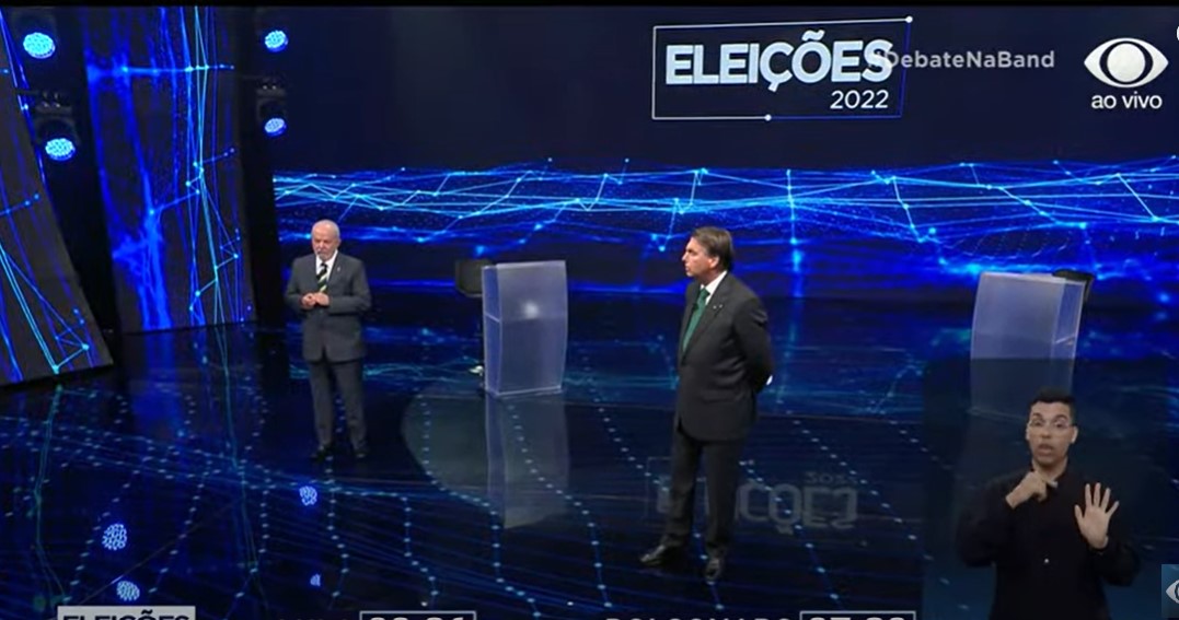 Debate: Lula questiona Bolsonaro sobre universidades e presidente fala sobre auxílio 