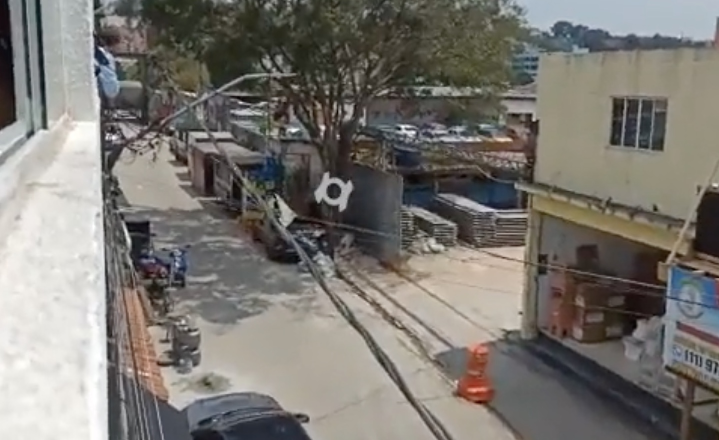 Vídeo: Tarcísio de Freitas fica entre fogo cruzado durante tiroteio em Paraisópolis