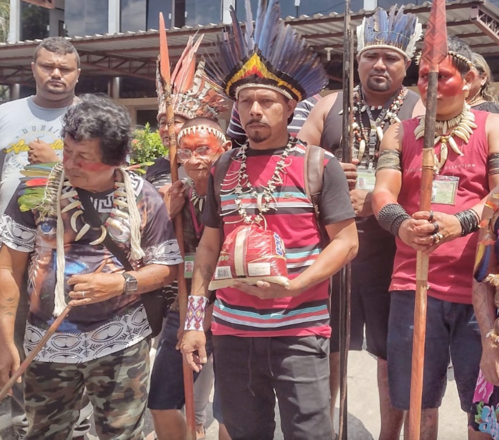 Índios prometem voltar a ocupar sede da Funai em Manaus caso voltem a receber comida estragada