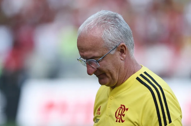 Em vídeo, Dorival Júnior se despede do Flamengo após 'traição' da diretoria 