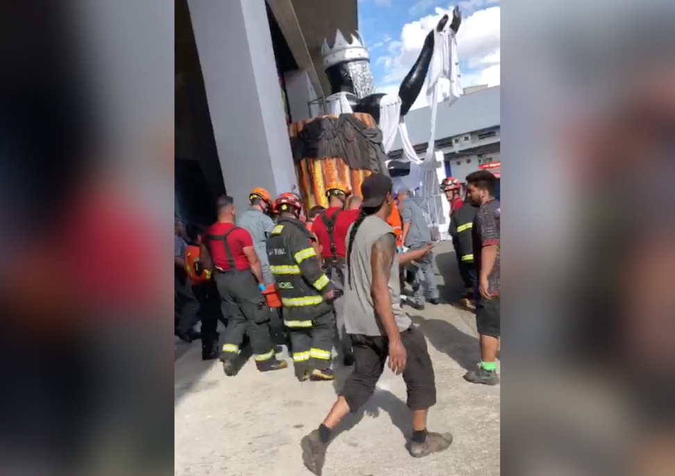 Acidente com guindaste em escola de samba em SP deixa artistas do Amazonas feridos; vídeos