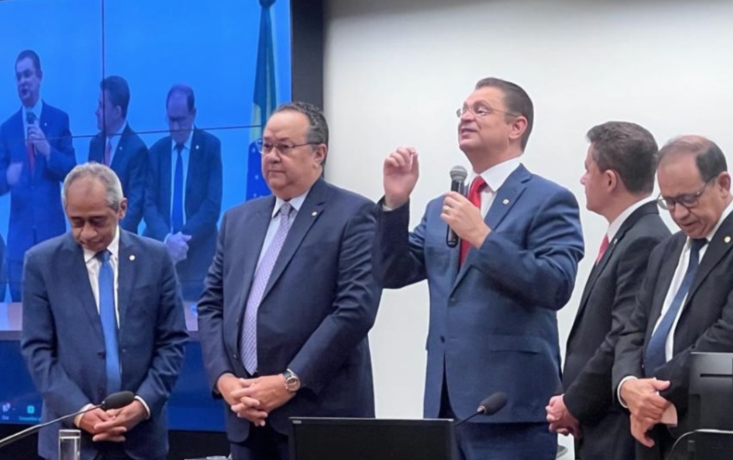 Após briga, bancada evangélica elege Eli Borges e Silas Câmara como presidentes