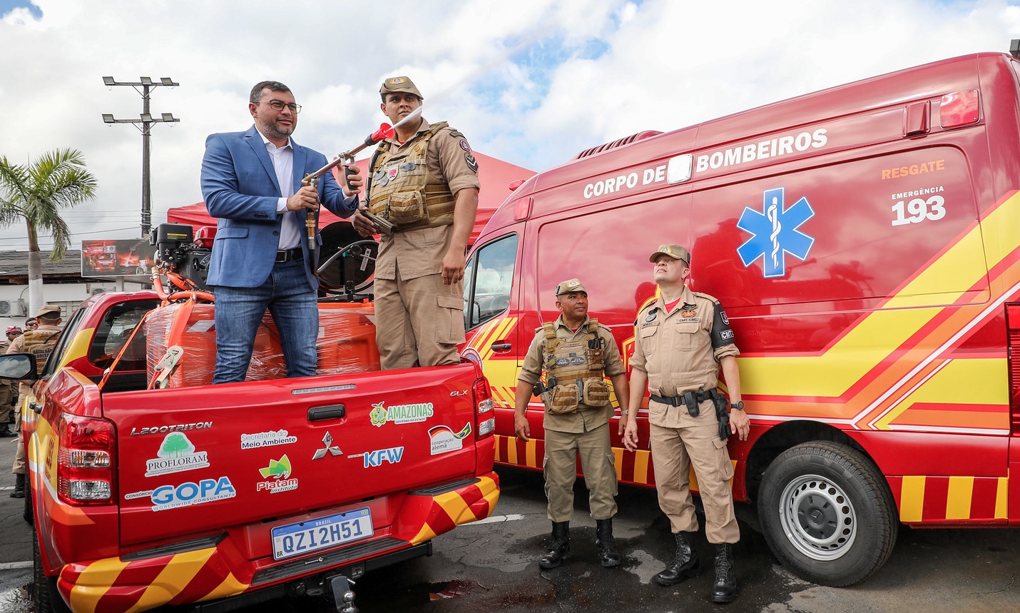 Governador entrega novas viaturas e equipamentos para forças de segurança do Amazonas