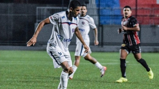 Bahia de Feira pede adiamento da partida contra o Nacional após morte de jogador no treino