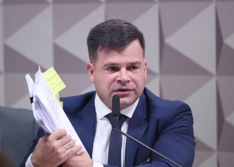 Silvinei levava documento alegando ter câncer no cérebro ao tentar fugir para El Salvador