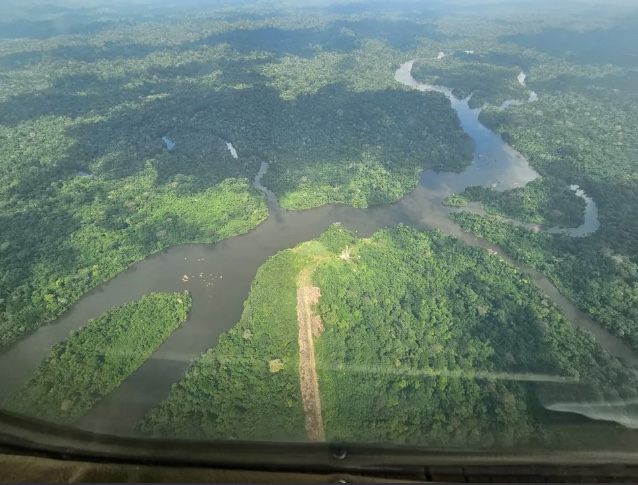 Helicóptero é encontrado com tripulantes após 3 dias desaparecido na floresta Amazônica