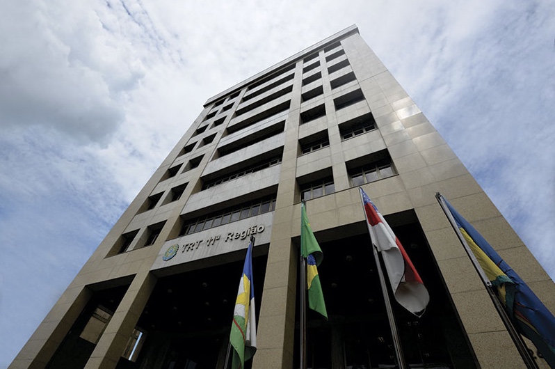 Trabalhador vai receber R$ 374 mil de horas extras após demissão sem justa causa em Manaus 