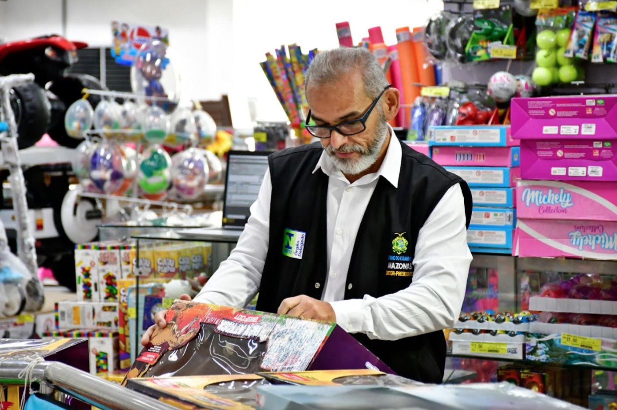 Mais de 1,5 mil brinquedos são apreendidos às vésperas do Dia das Crianças em Manaus