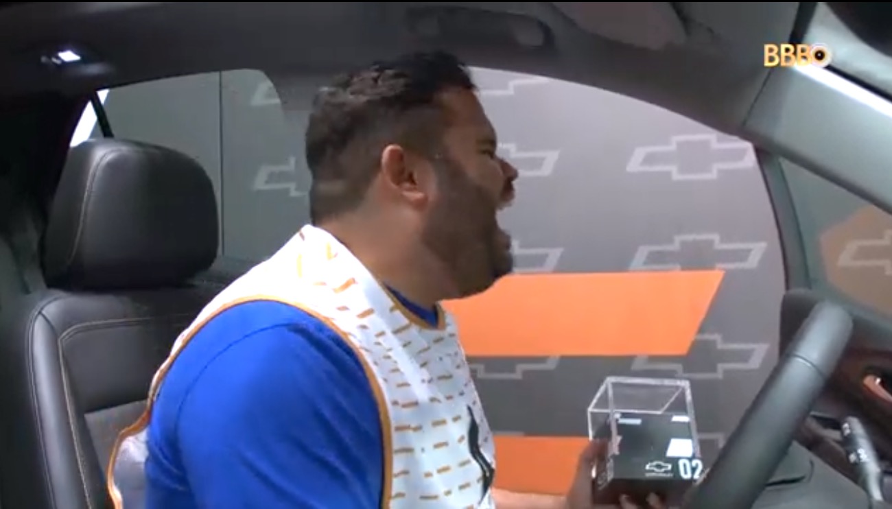 Brother ganha Prova do Anjo e fatura carro 0km