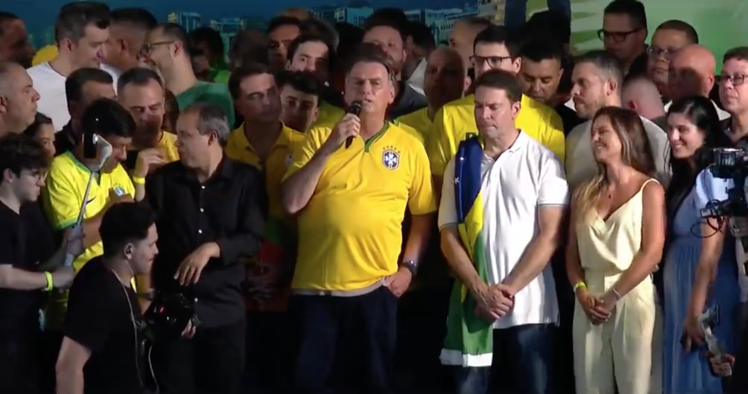 Durante ato político, Bolsonaro diz que 'não tem medo de julgamento'