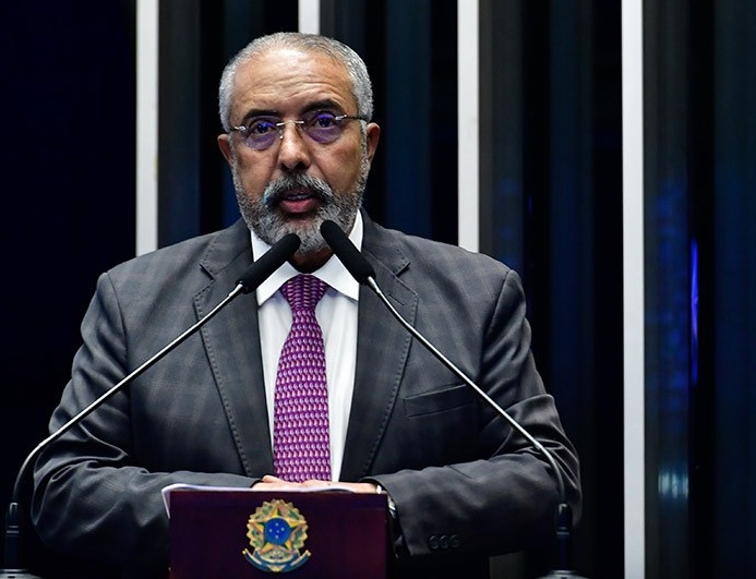 Projeto de lei quer aumentar número de profissionais em escolas com alunos com deficiência