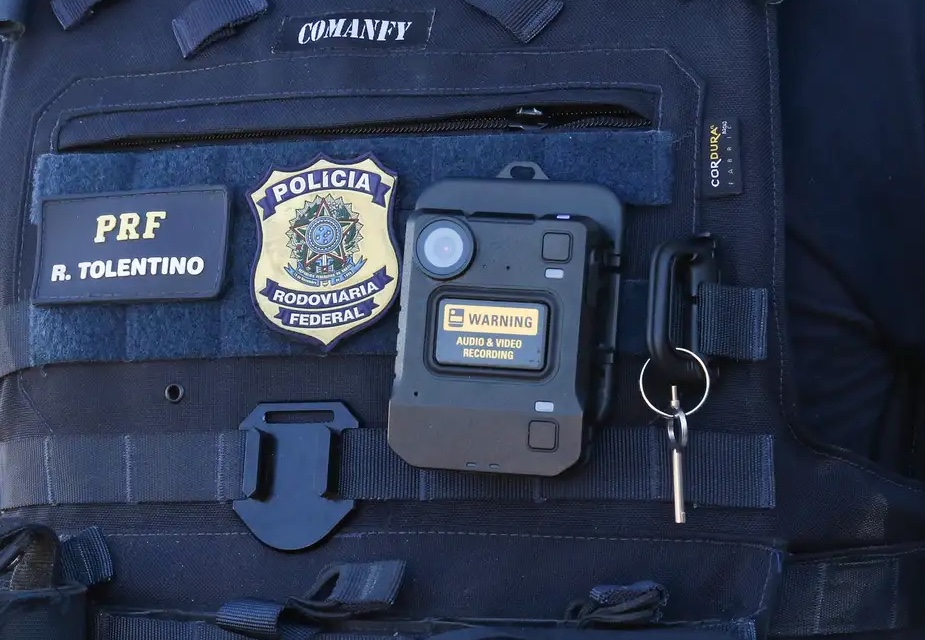 Policiais devem ligar câmera corporal em 16 situações; saiba quais 